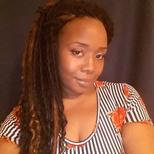 Meet your Posher, Monique